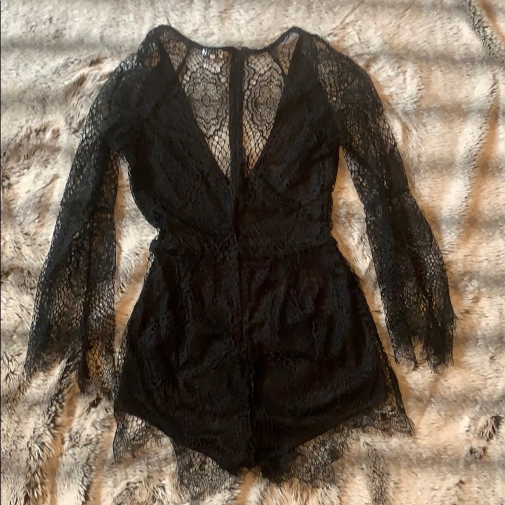 Lace Ropmer - Picture 2 of 5